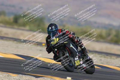 media/Nov-12-2023-SoCal Trackdays (Sun) [[5d1fba4e7d]]/Turn 14 (1035am)/